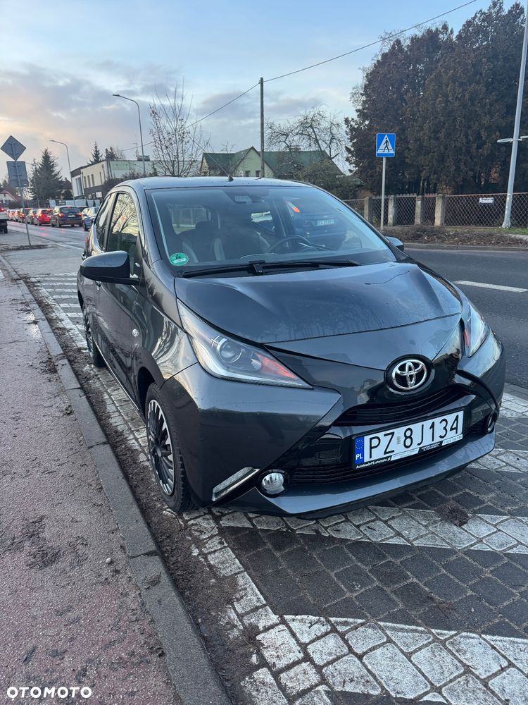 Toyota Aygo x-play Edition S+ - 1