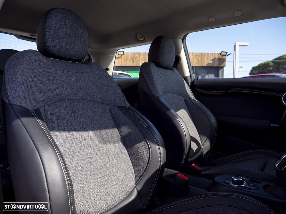 MINI 3 Portas Cooper SE Essential - 18