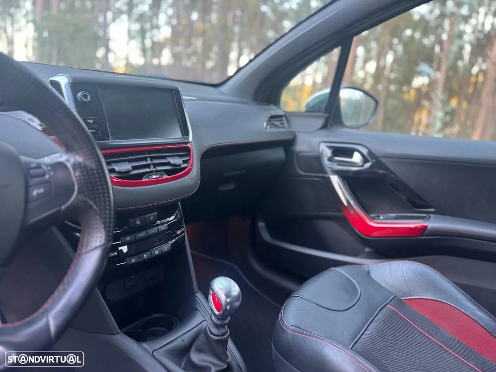 Peugeot 208 GTI 200 THP - 15
