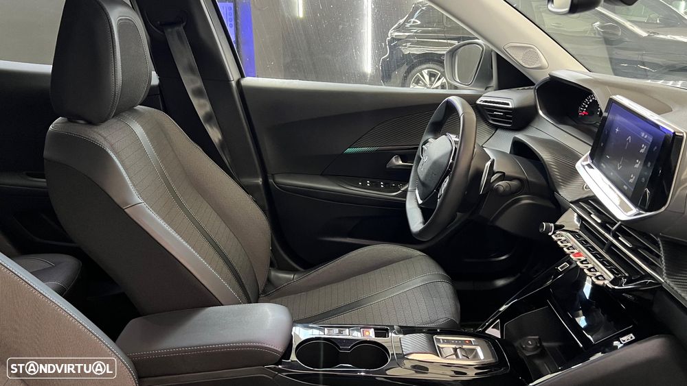 Peugeot 2008 1.2 PureTech Allure Pack EAT8 - 41