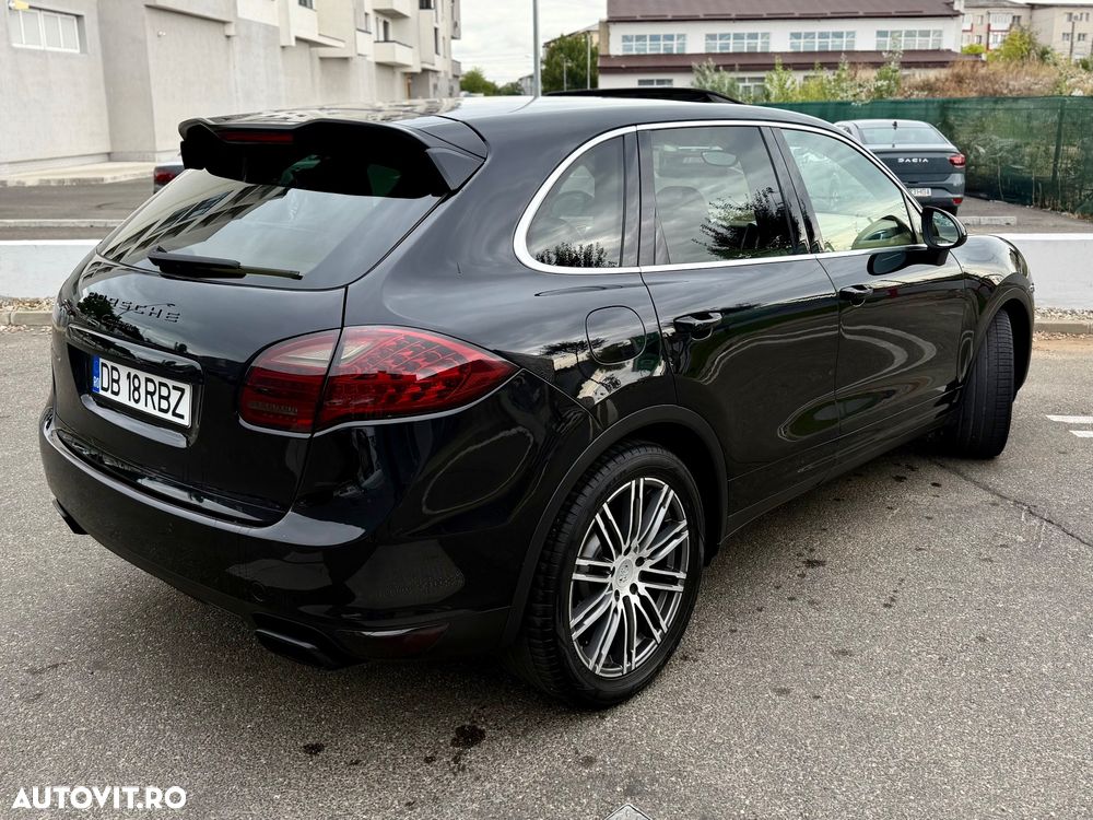 Porsche Cayenne 3.0 L V6 - 5