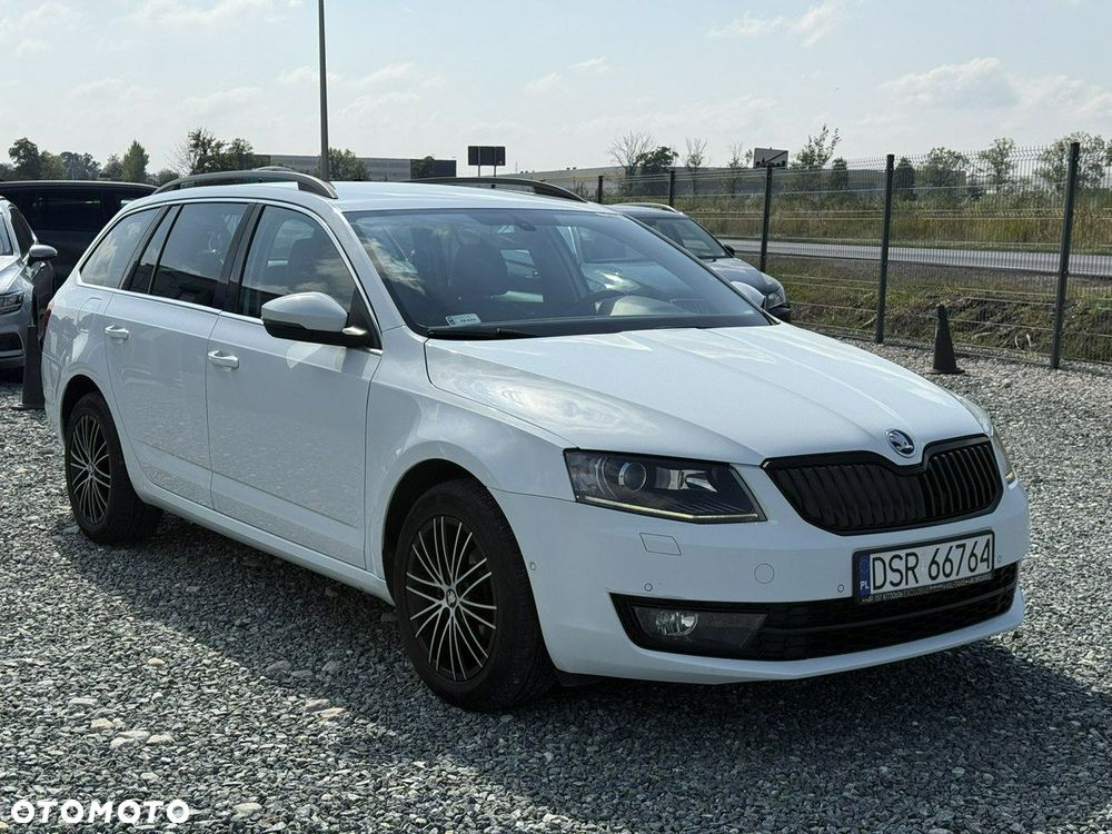 Skoda Octavia Combi 2.0 TDI DSG Style - 3