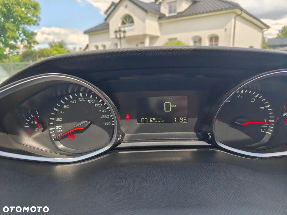 Peugeot 308 1.2 PureTech GPF Allure S&S - 14