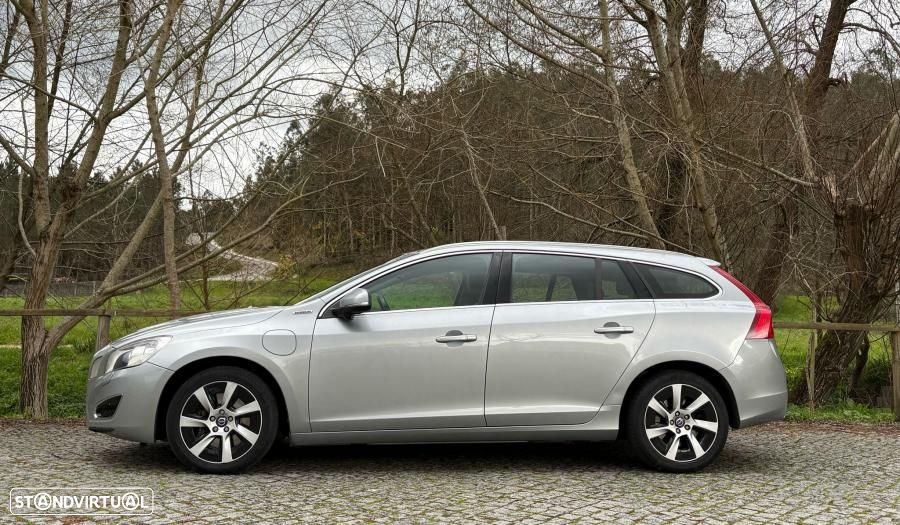 Volvo V60 2.4 D6 Summum AWD Phev - 4