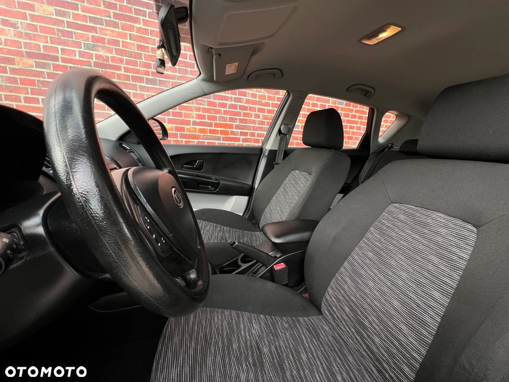 Kia Ceed - 13