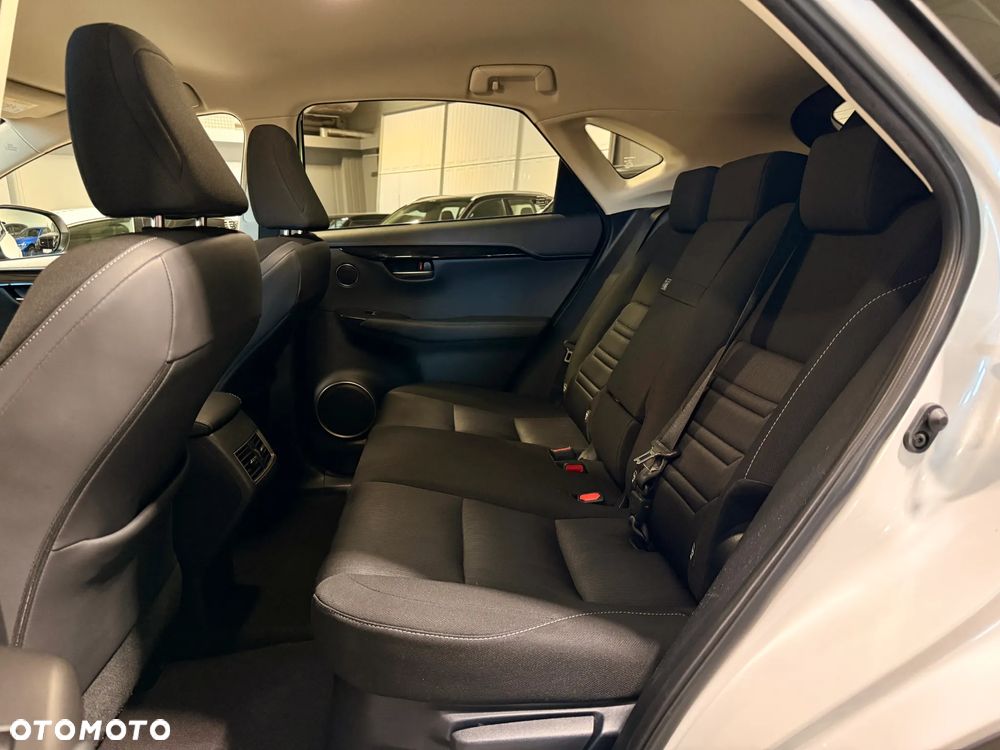 Lexus NX 300h Business Edition AWD - 16