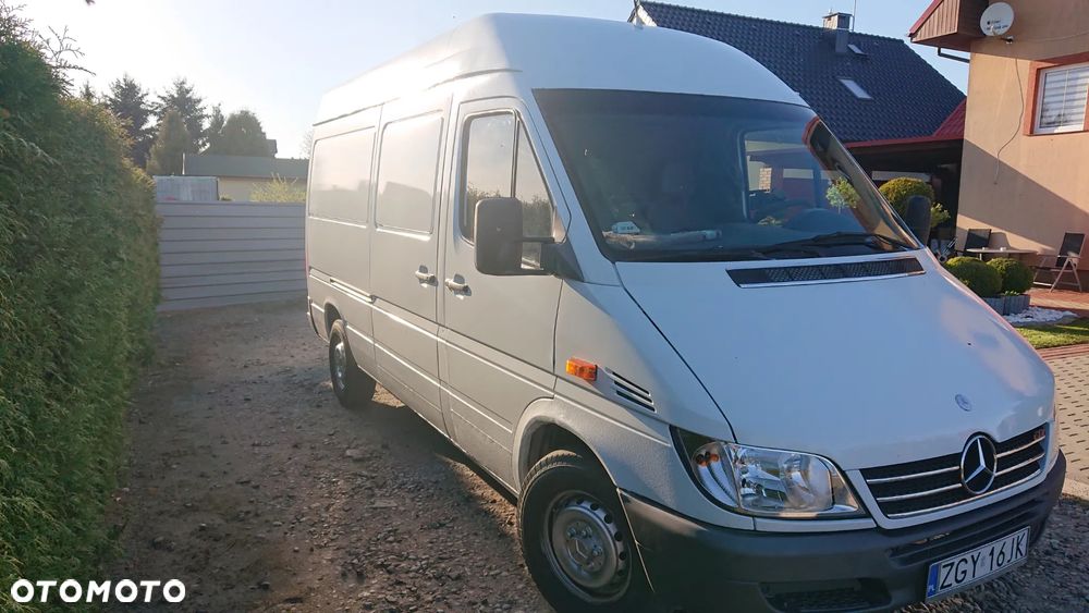 Mercedes-Benz Sprinter - 4