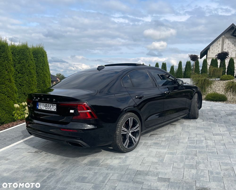 Volvo S60 T8 Recharge AWD Plus Dark - 4