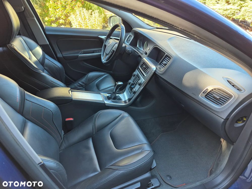 Volvo V60 D3 Drive-E Ocean Race - 16