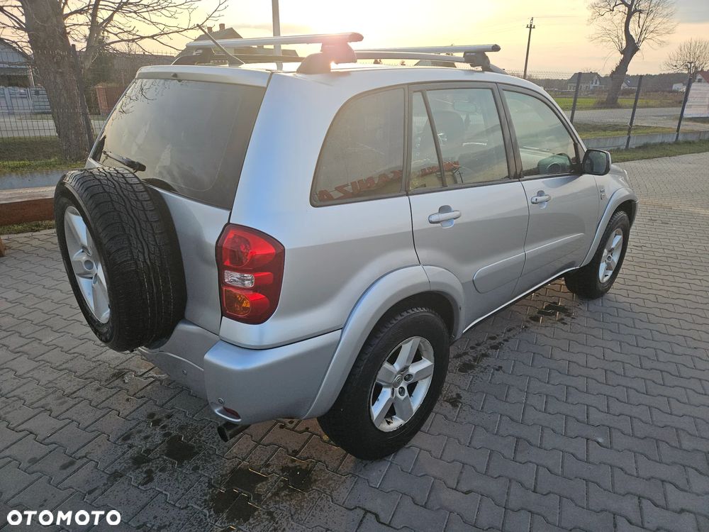 Toyota RAV4 2.0 VVT-i 4x4 - 4