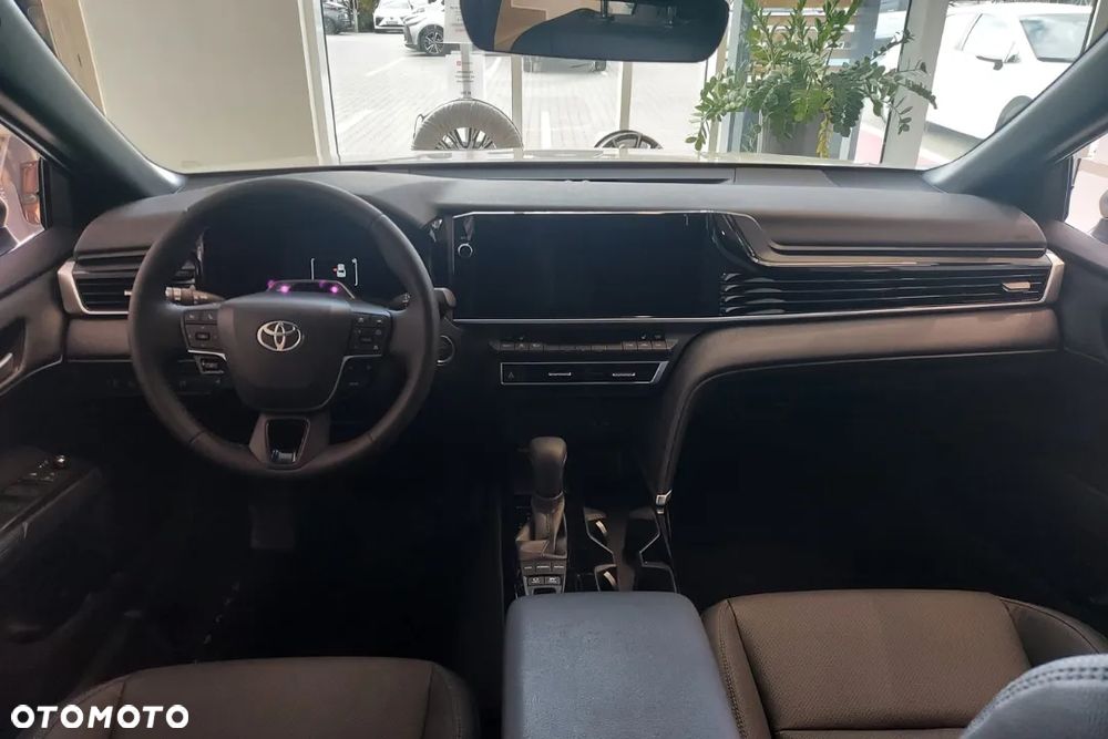 Toyota Camry - 8
