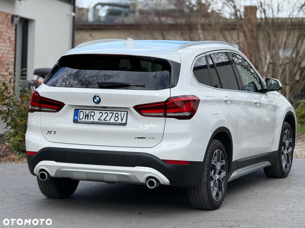 BMW X1 xDrive25i GPF xLine sport - 11