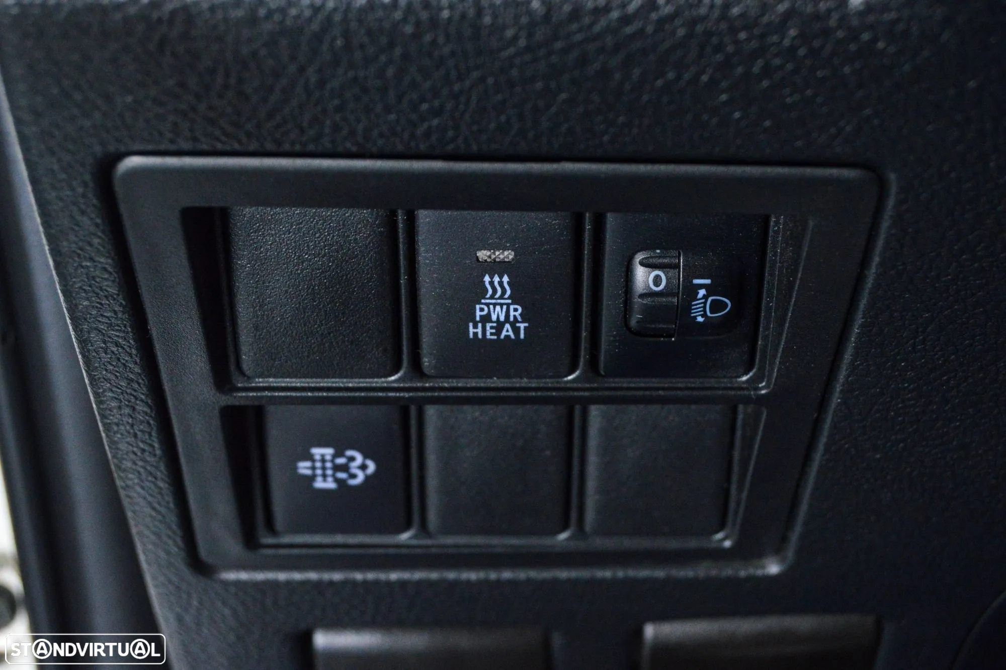 Toyota Hilux 2.4 D-4D 2WD CD CM - 32