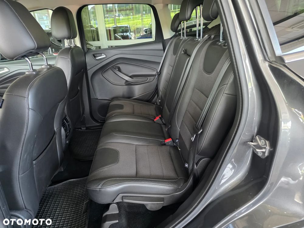 Ford Kuga - 12
