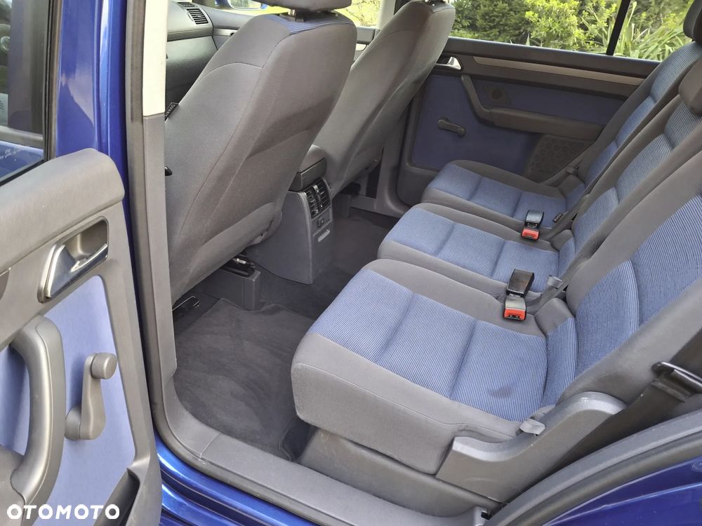 Volkswagen Touran 1.6 Basis - 11