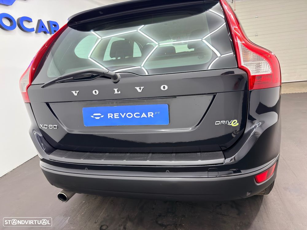 Volvo XC 60 2.0 D4 DRIVe Momentum - 12