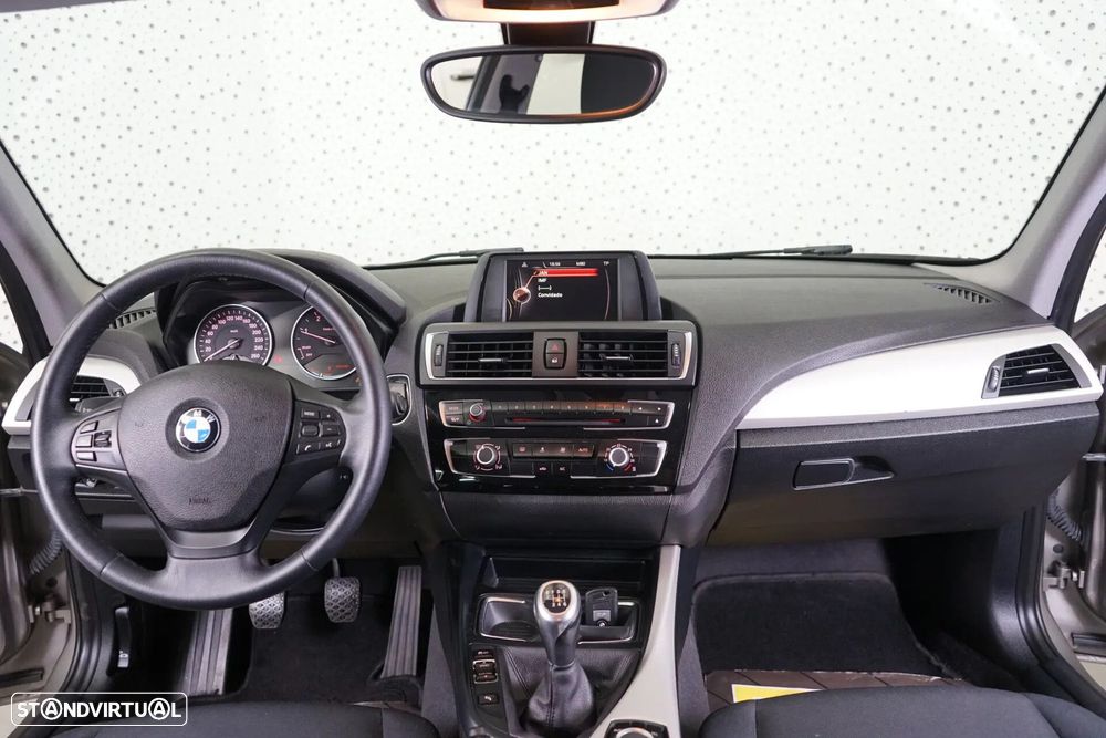 BMW 116 d Line Urban - 15