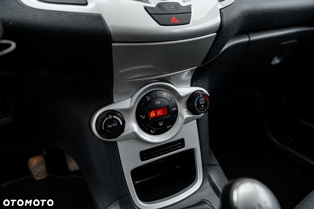 Ford Fiesta 1.6 Ti-VCT Titanium - 30