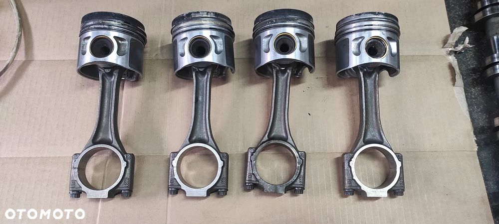 TŁOK Z KORBOWODEM 1.9 TDI 105 BXE BKC BLS AVQ BJB AVB 038G BHS - 1