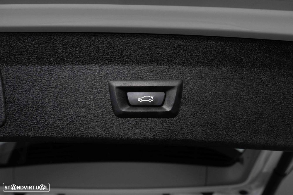 BMW X1 25 e xDrive Corporate Edition - 17