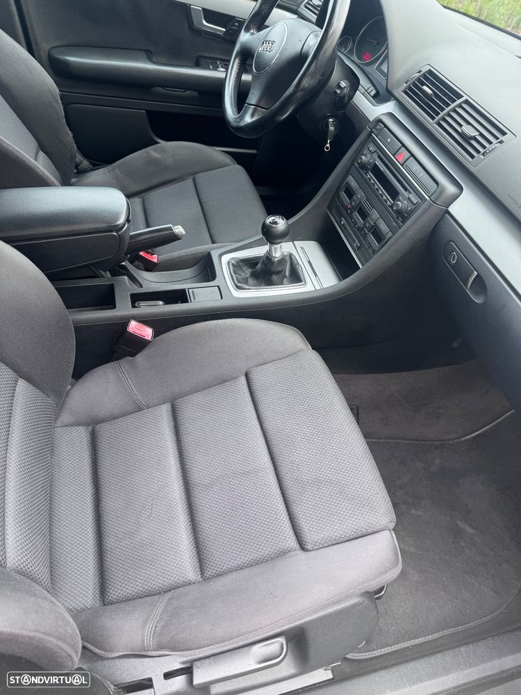 Audi A4 1.6 Sport - 4