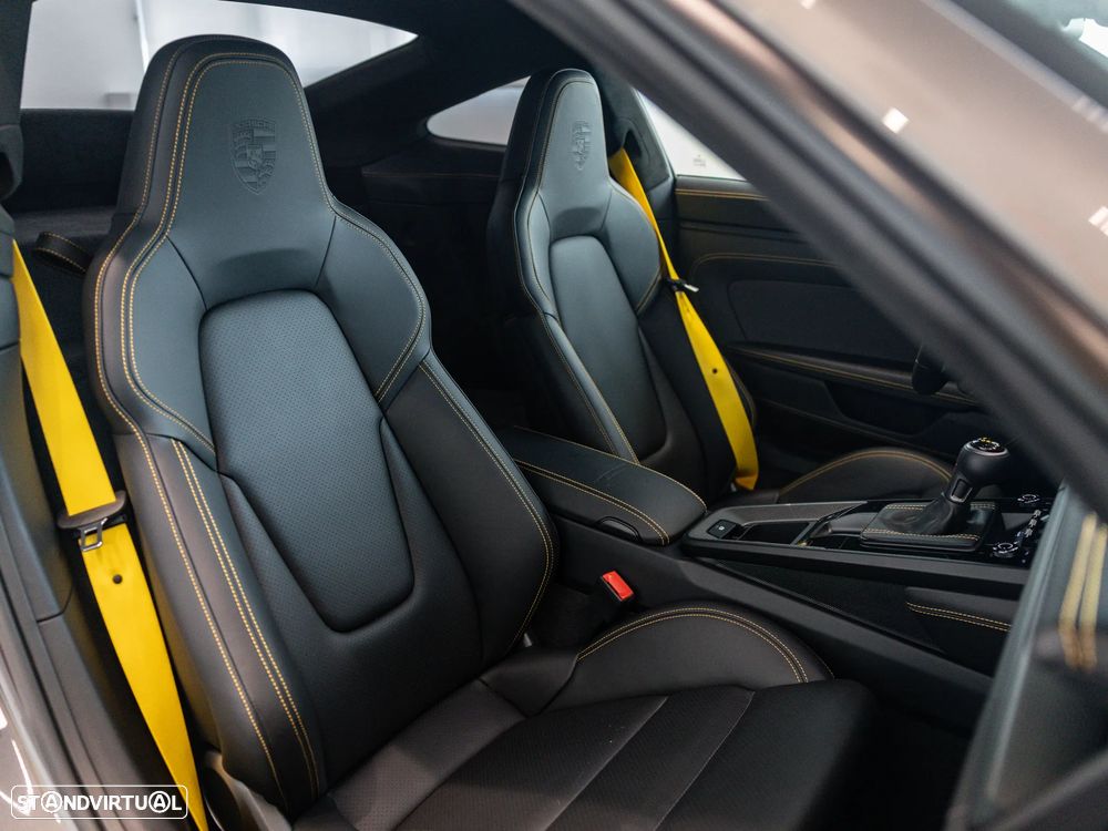 Porsche 911 (992) - 30