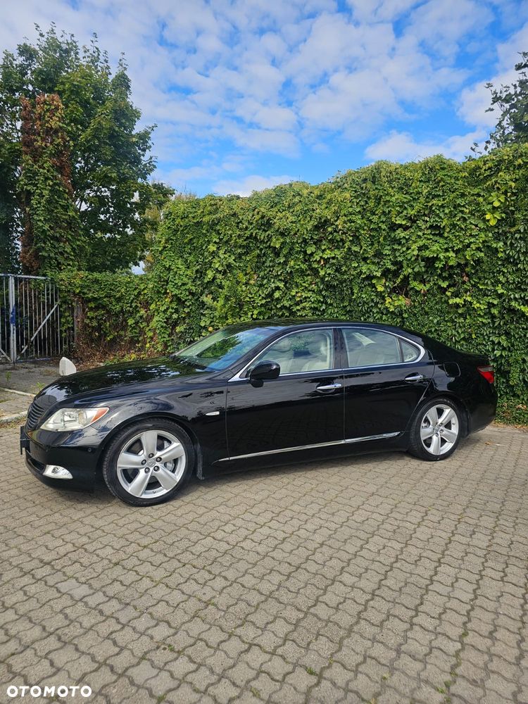 Lexus LS 460 Dynamic Line + Impression Line - 23