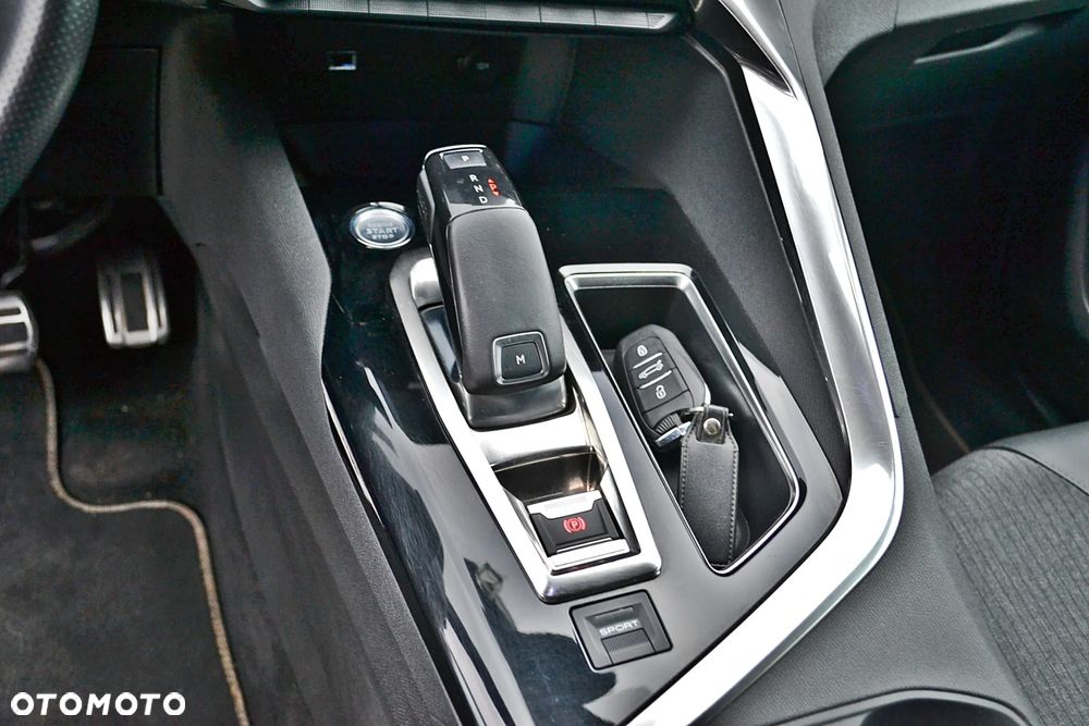 Peugeot 3008 1.5 BlueHDi GT S&S EAT8 - 32