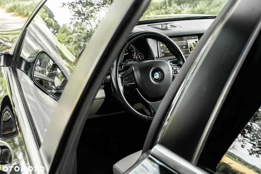 BMW Seria 7 750i xDrive - 38