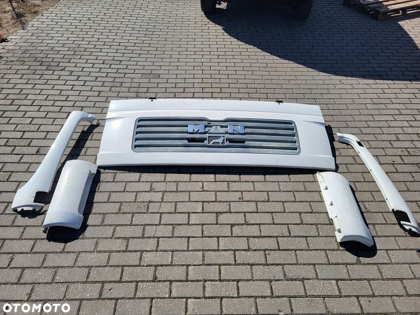 Maska Grill Atrapa Polik Podszybie MAN TGA TGL 81624100062 - 1