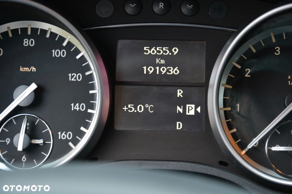 Mercedes-Benz GL 500 4Matic 7G-TRONIC - 11