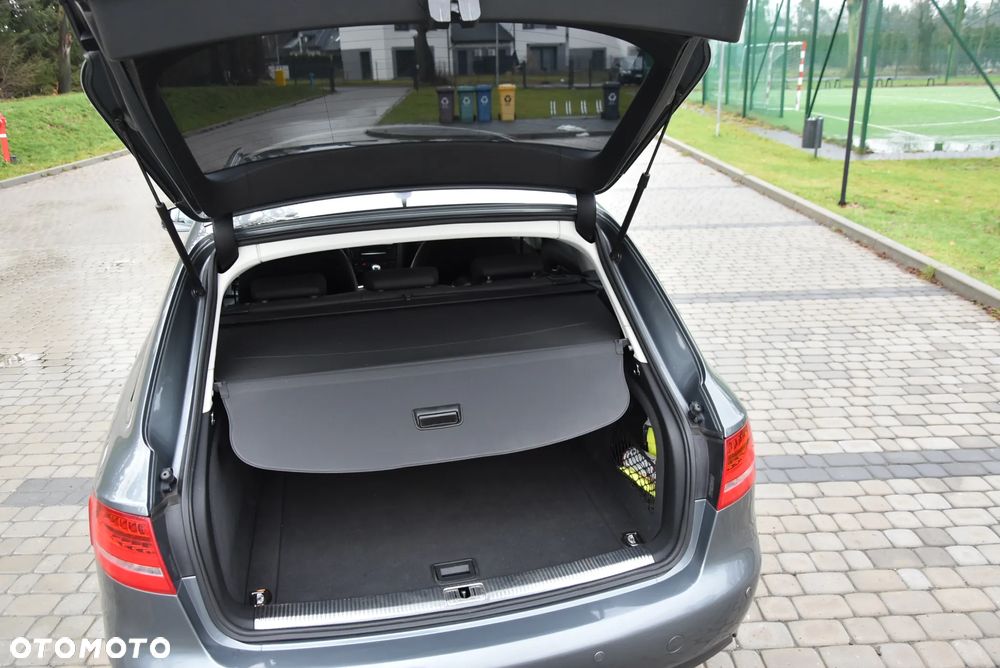 Audi A4 Avant 2.0 TDI ultra DPF Attraction - 13