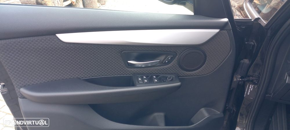 BMW 218 Active Tourer d Aut. Sport Line - 17