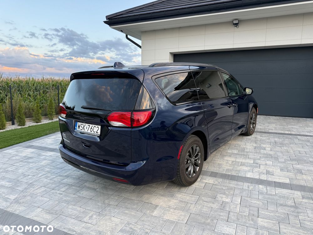 Chrysler Pacifica - 20