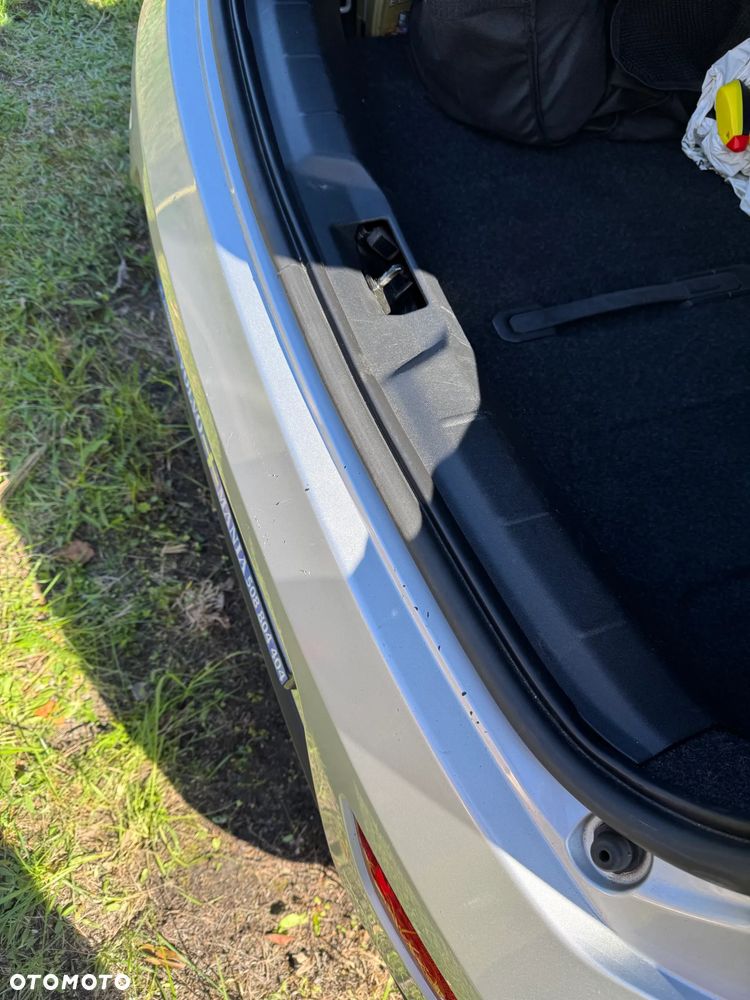 Volvo V40 D3 Kinetic - 27