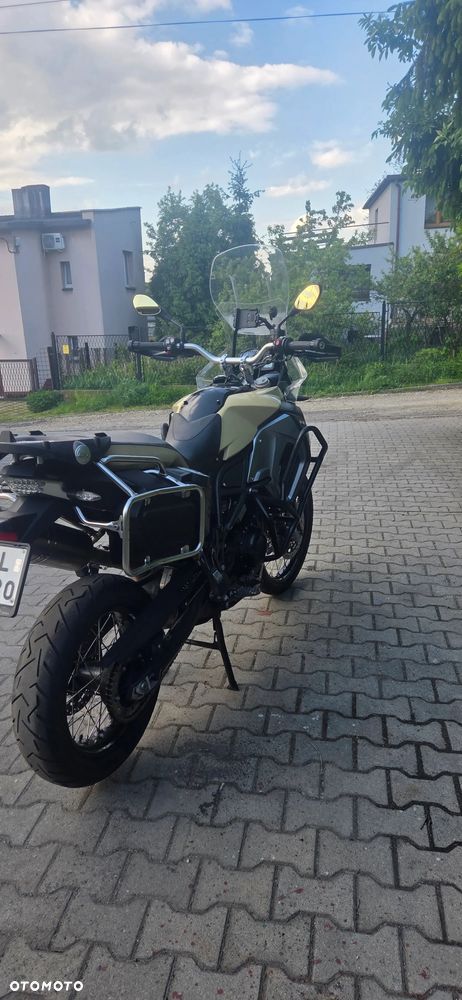 BMW F - 4
