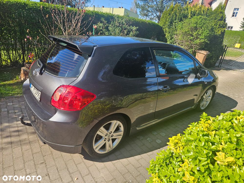 Toyota Auris 2.2 D-4D D-CAT - 9