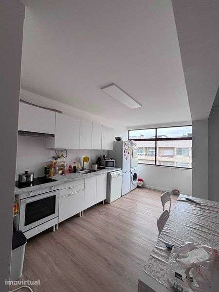 Apartamento T1+1 renovado - Grande imagem: 3/8