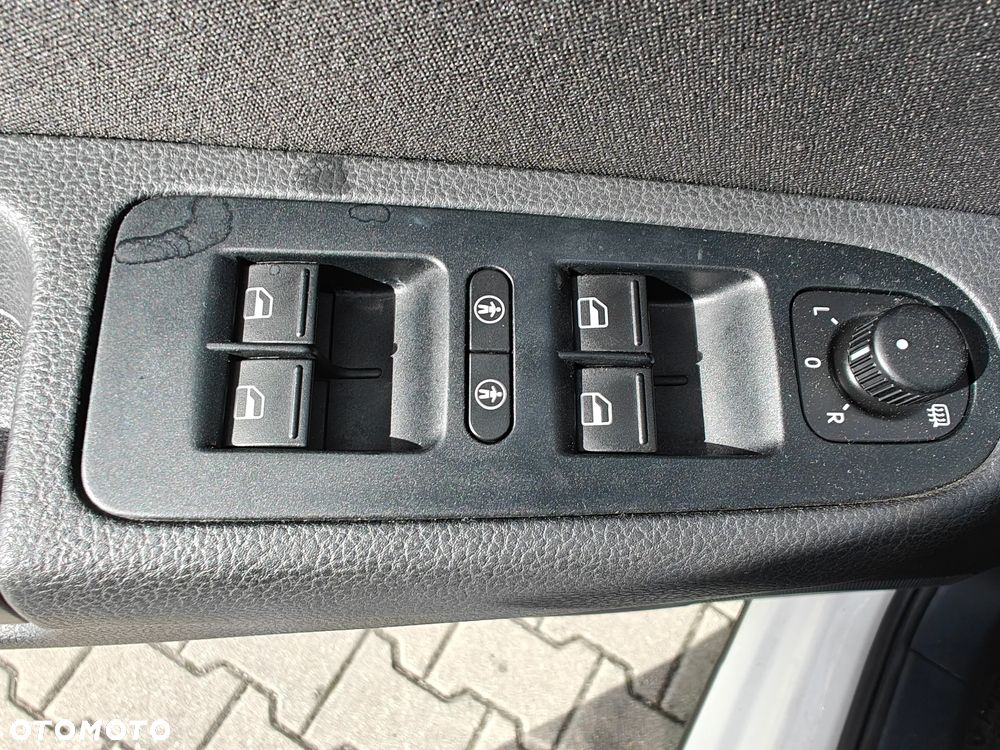 Volkswagen Sharan 2.0 TDI Comfortline DSG - 29