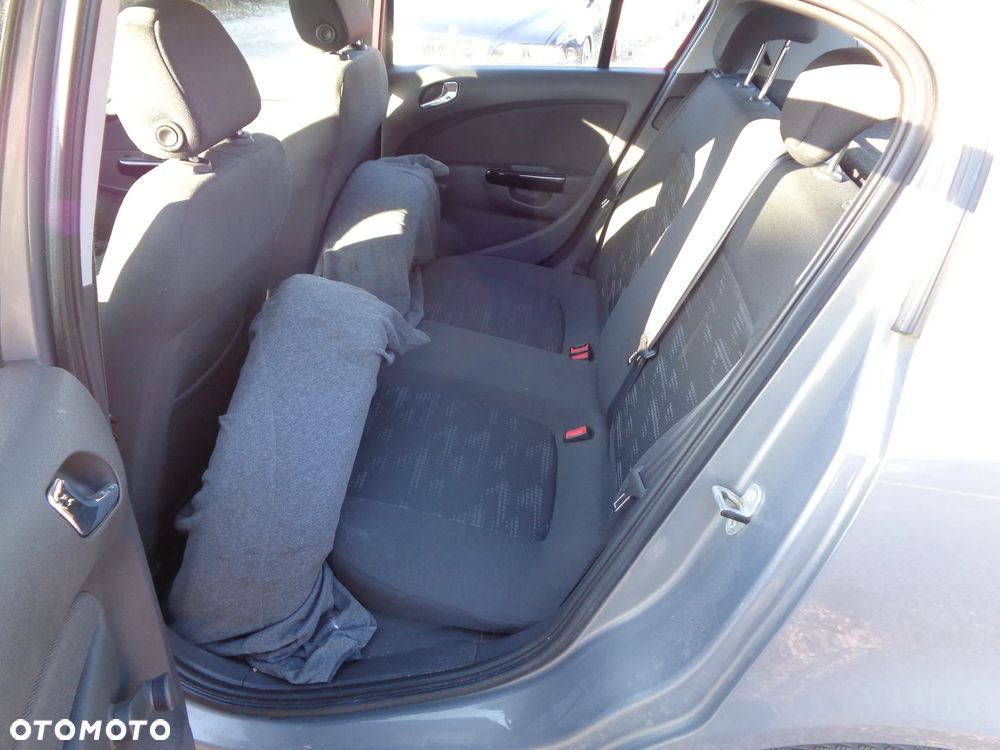 Opel Corsa 1.2 16V Cosmo - 11