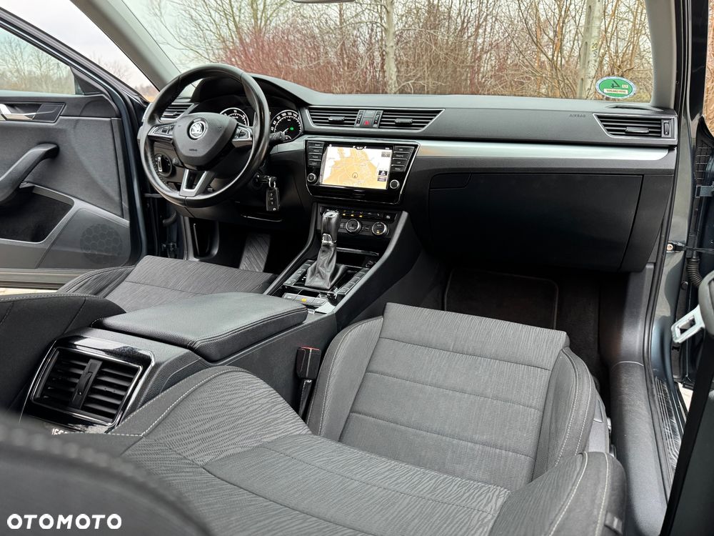 Skoda Superb 2.0 TDI DSG Premium Edition - 8