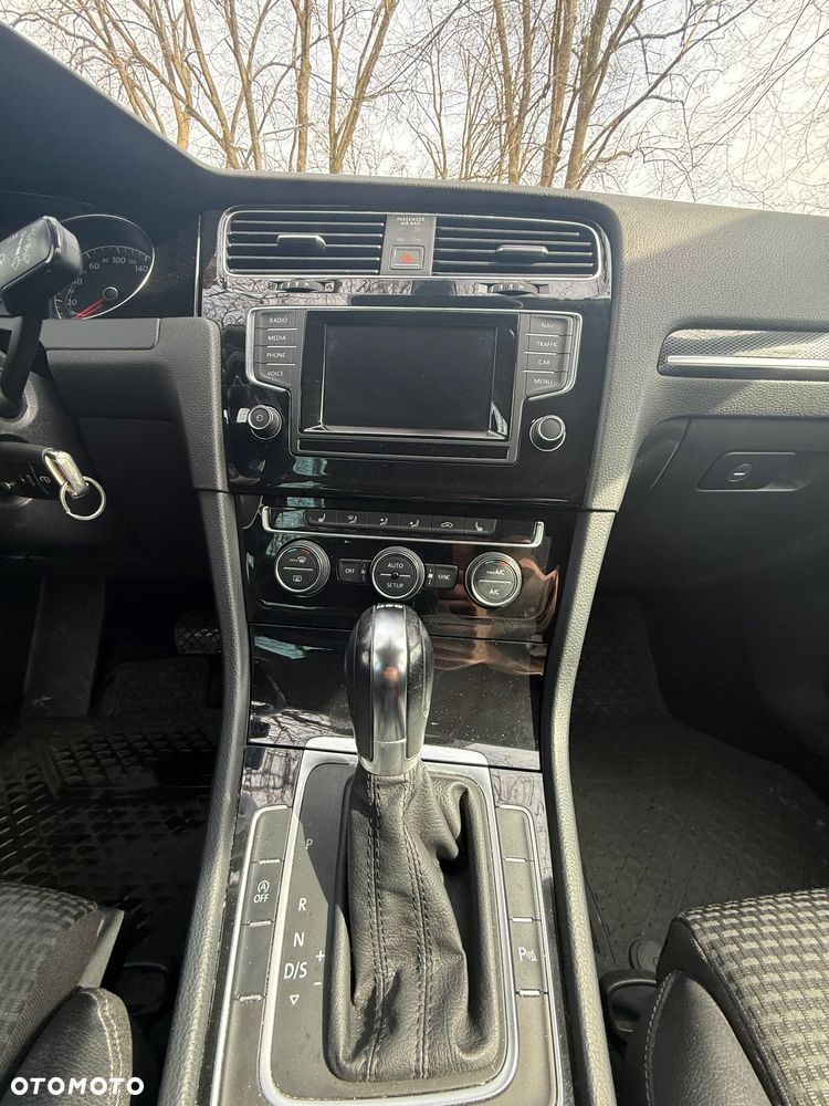 Volkswagen Golf 1.2 TSI Highline DSG - 18