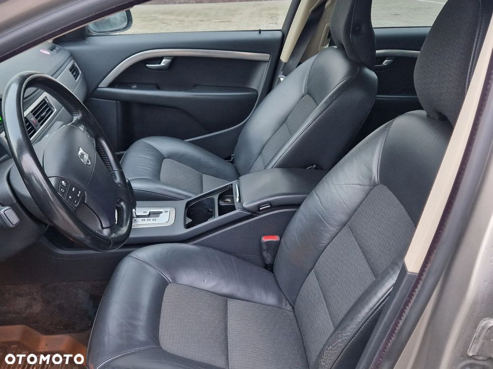 Volvo V70 2.5T AWD Summum - 6