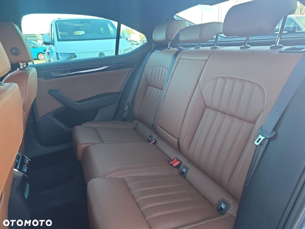 Skoda Superb 2.0 TDI SCR L&K DSG - 18