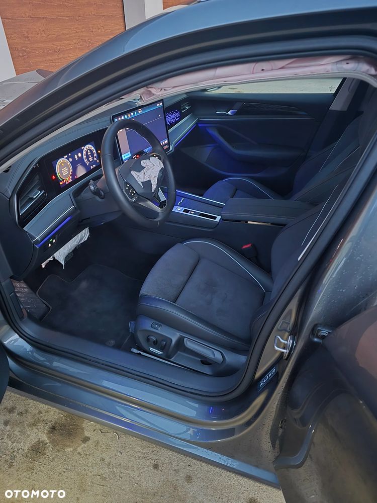Volkswagen Passat - 2