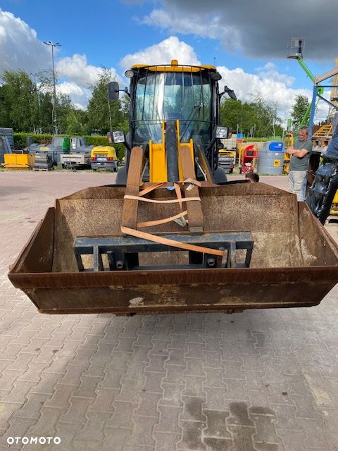 JCB 409T - 9