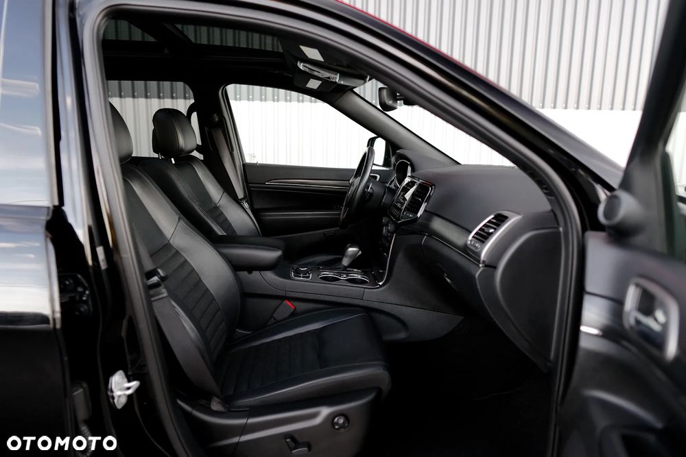 Jeep Grand Cherokee - 22