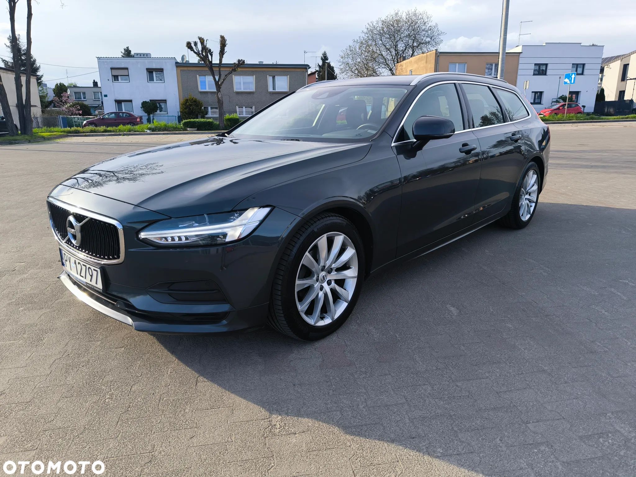 Volvo V90 D4 Geartronic Momentum - 1