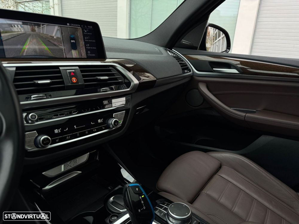 BMW iX3 Inspiring - 17