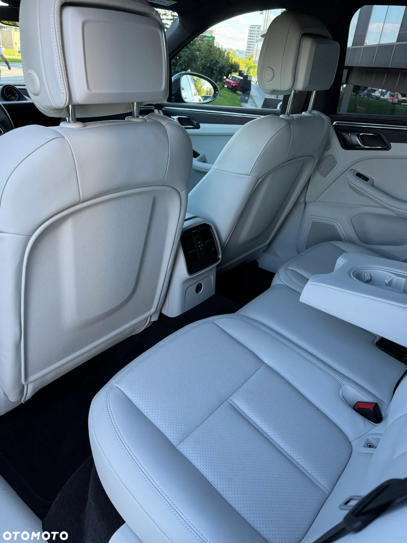 Porsche Macan T - 24